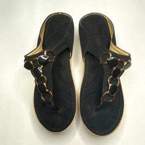 Pakistani Sandals (Metro brand)